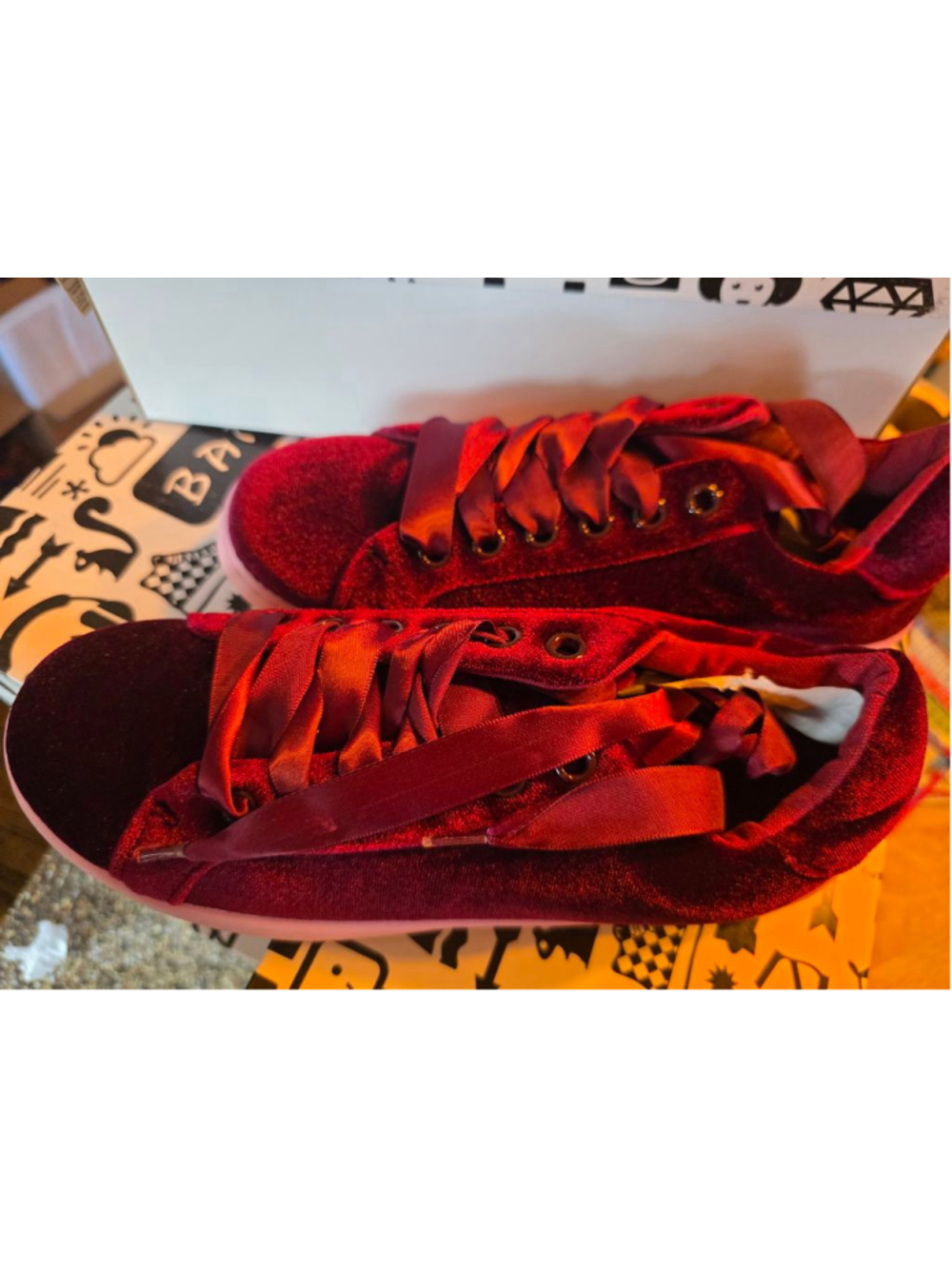 Women's Bamboo Burgundy Velvet Sneakers with Pink Soles Size 7 new retro 90s Y2k
